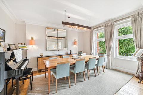 3 bedroom flat to rent, Iverna Court, London