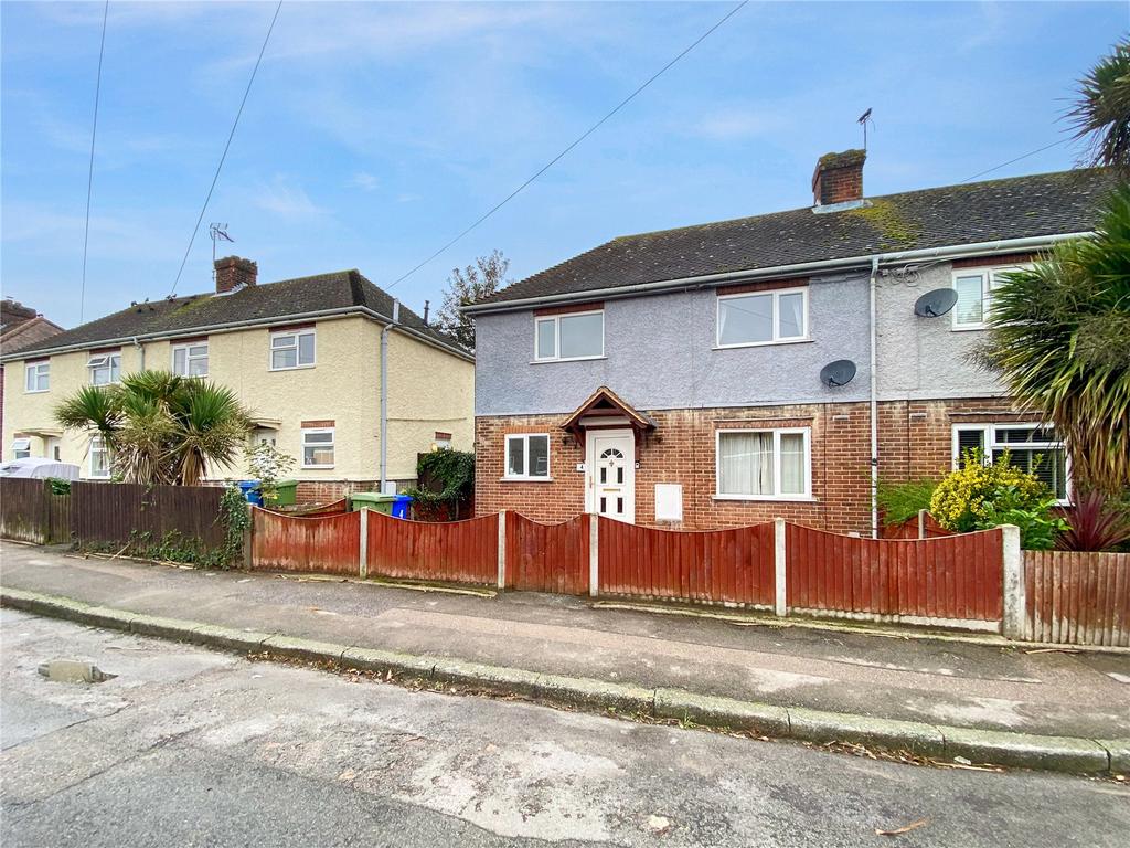 Barrow Grove, Sittingbourne, Kent, ME10 3 bed semidetached house for