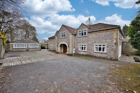 5 bedroom detached house for sale, A very spacious five bedroom house with outbuildings in Oakhill