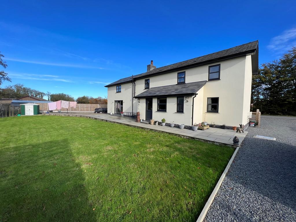 Cross Inn, Llanon, SY23 4 bed detached house for sale £449,000
