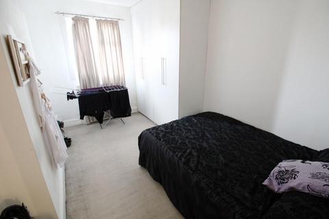 2 bedroom flat for sale, Wrotham Road, Welling