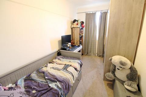 2 bedroom flat for sale, Wrotham Road, Welling