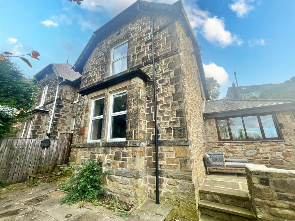 Church Road, Low Fell, Tyne & Wear, NE9 3 bed semidetached house for