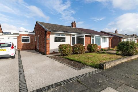 2 bedroom semi-detached bungalow for sale - Greystoke Avenue, Whickham