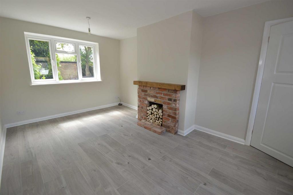 Brocklehurst Avenue, Macclesfield 3 bed terraced house for sale £235,000
