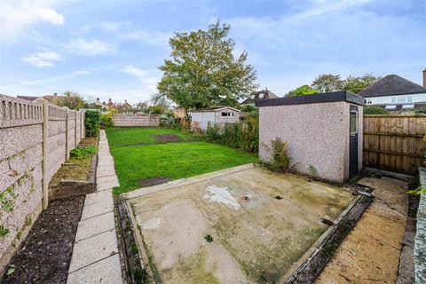 25 Avenue Close, Liphook, GU30 7QE