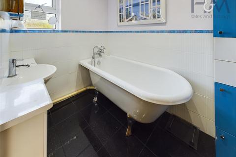10 Russell Close, Stevenage, SG2 8PB