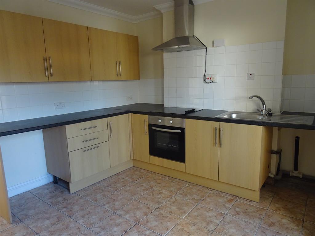 Penprysg Road, Pencoed, Bridgend... 2 bed semidetached house £750