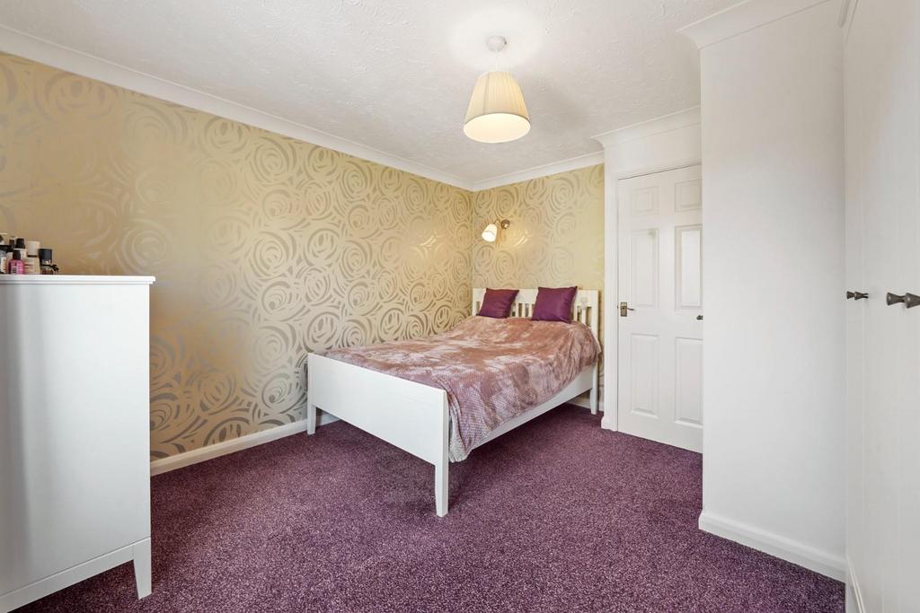 13 Hampstead Gardens, Chadwell Heath - Fi IFm6y9 HJy