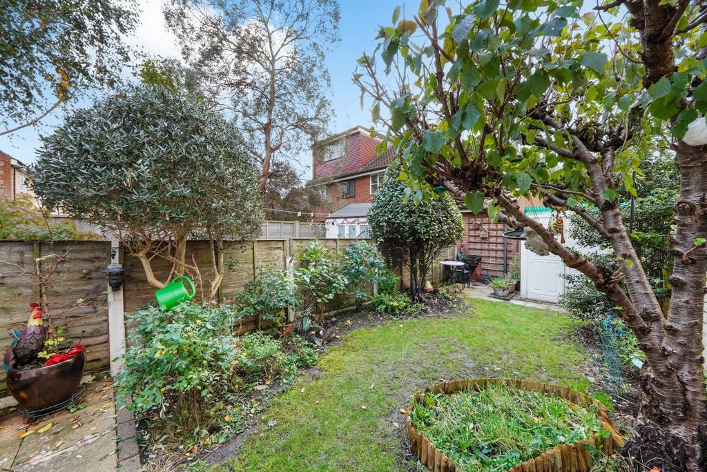 13 Hampstead Gardens, Chadwell Heath - TU3k7 Msv8b P