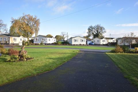 2 bedroom detached bungalow for sale - Brookfield Park, Mill Lane, Old Tupton, Chesterfield, S42 6AF