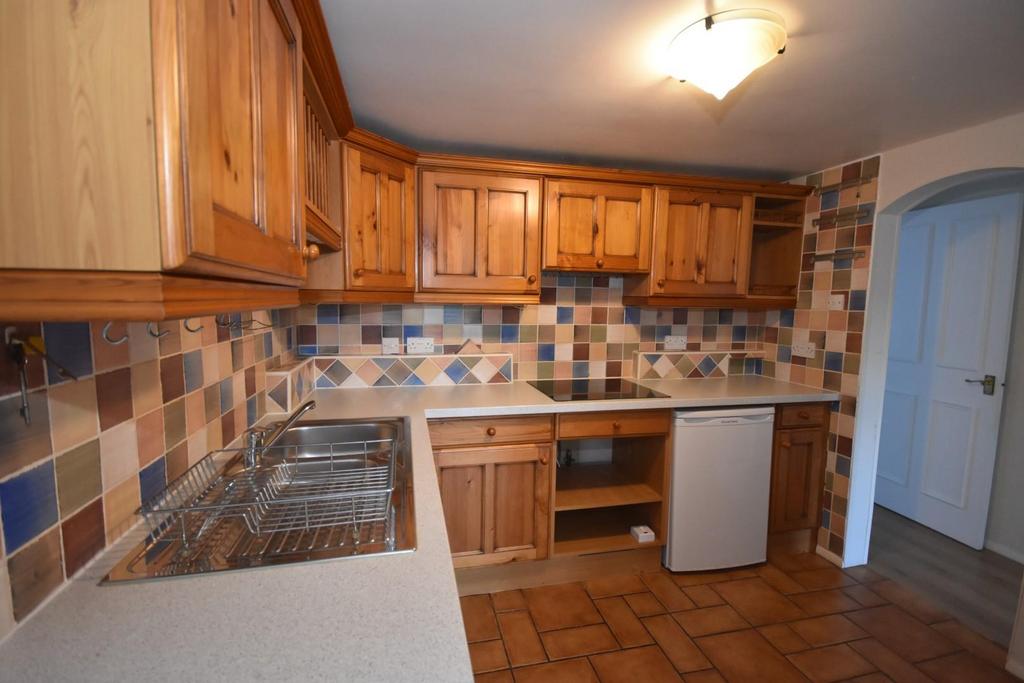 Kitchen 02.jpg