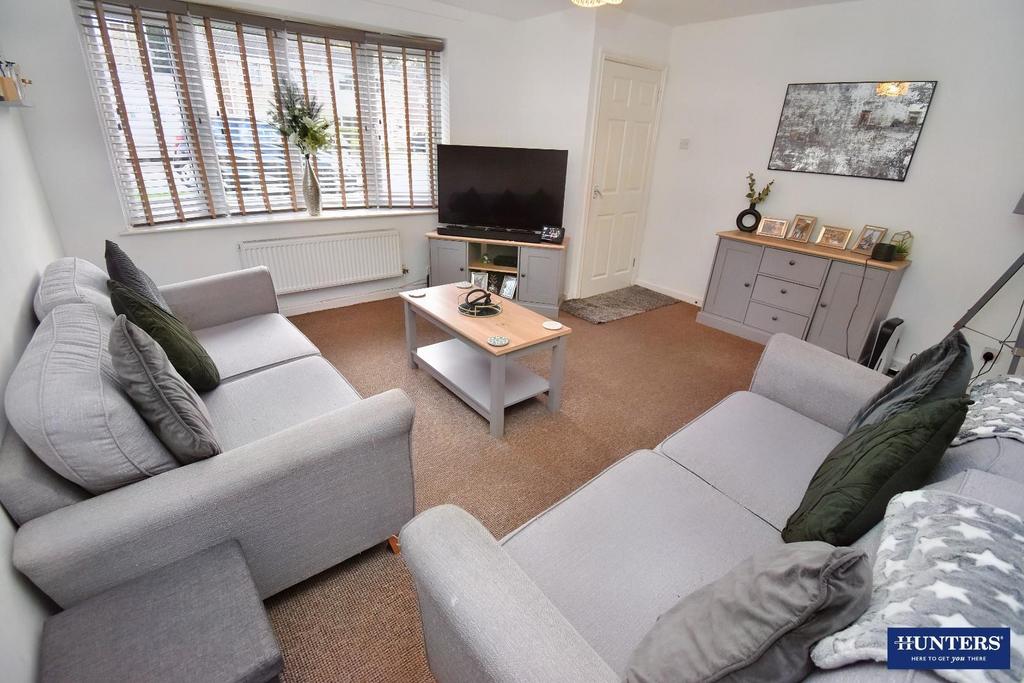 Bradshaw Avenue, Glen Parva, Leicester 3 bed semidetached house for sale £245,000
