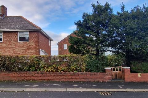 3 bedroom semi-detached house for sale - Cumberland Road, Moorside, Consett, DH8