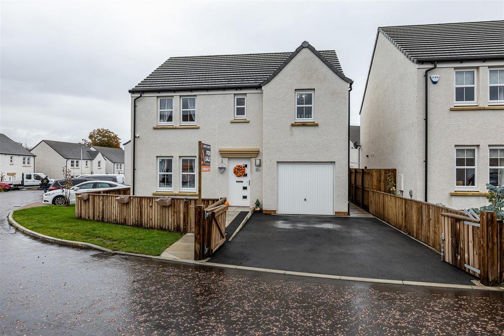 21 Knoll Park Drive, Galashiels 5 bed detached house for sale £270,000