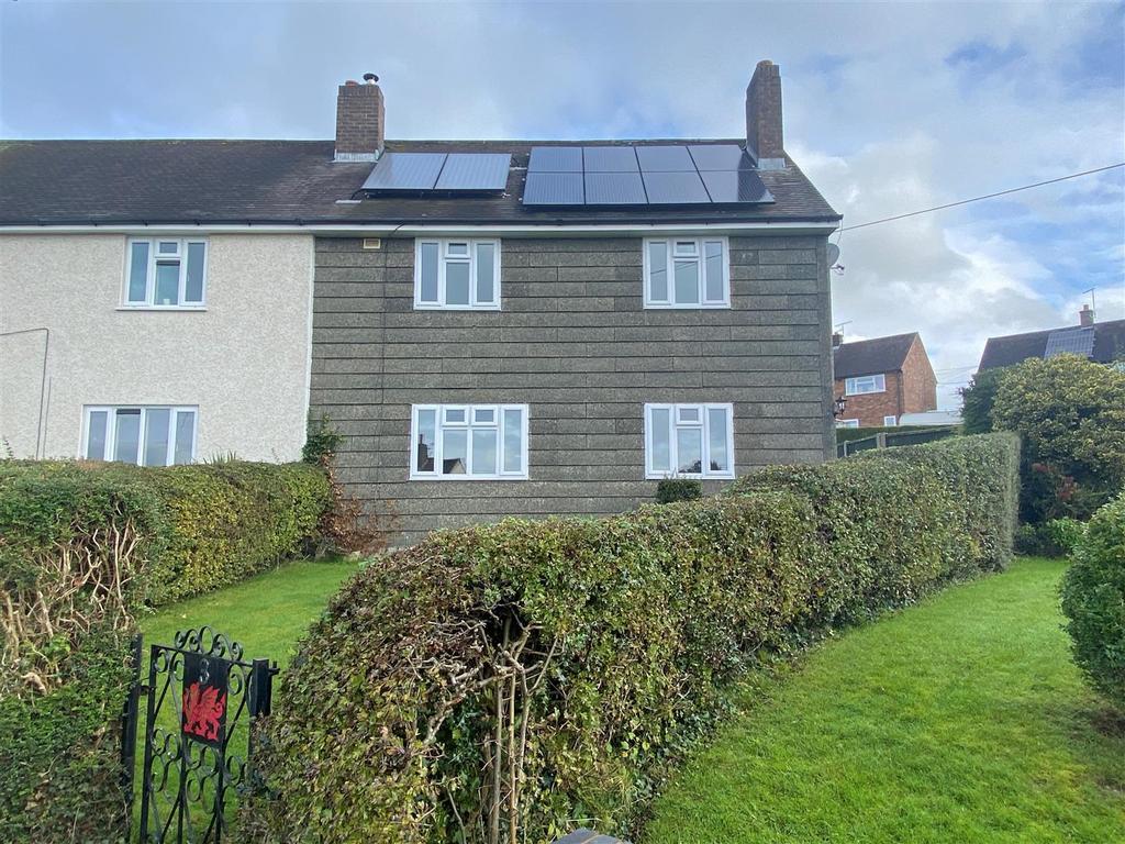 St. Michaels Crescent, Forden, Welshpool 3 bed semidetached house £