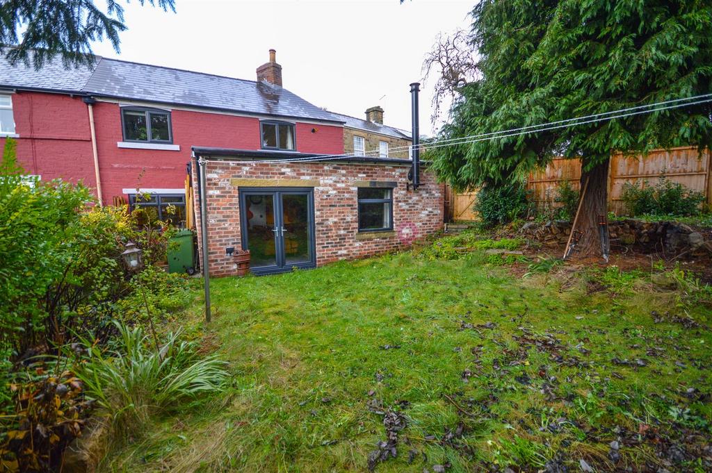 Hill, Sheffield, S13 3 bed end of terrace house for sale £185,000