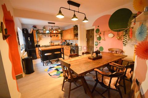 3 bedroom end of terrace house for sale, Bishop Hill, Sheffield, S13