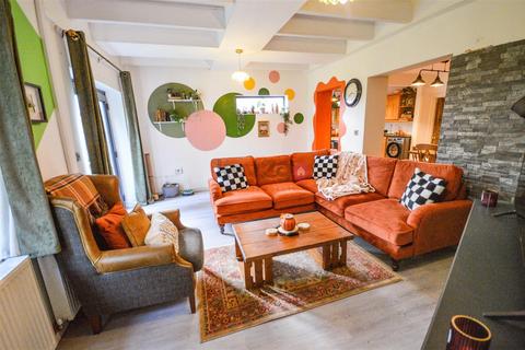50 Bishop Hill, Sheffield, S13 7EN