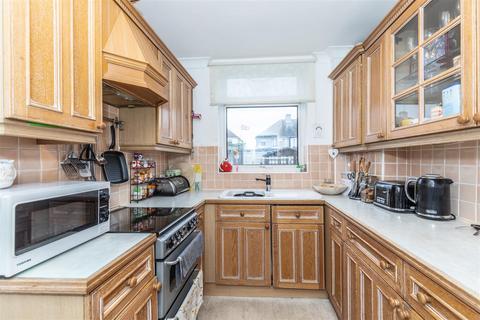 19 Ardsheal Close, Worthing, BN14 7RP
