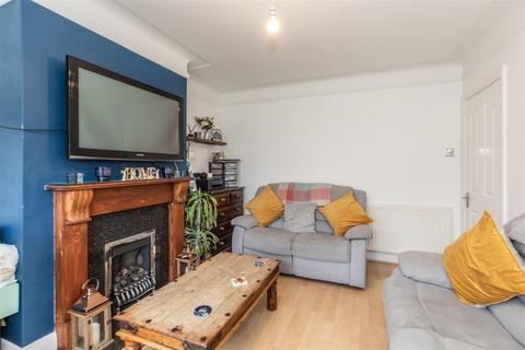 19 Ardsheal Close, Worthing, BN14 7RP