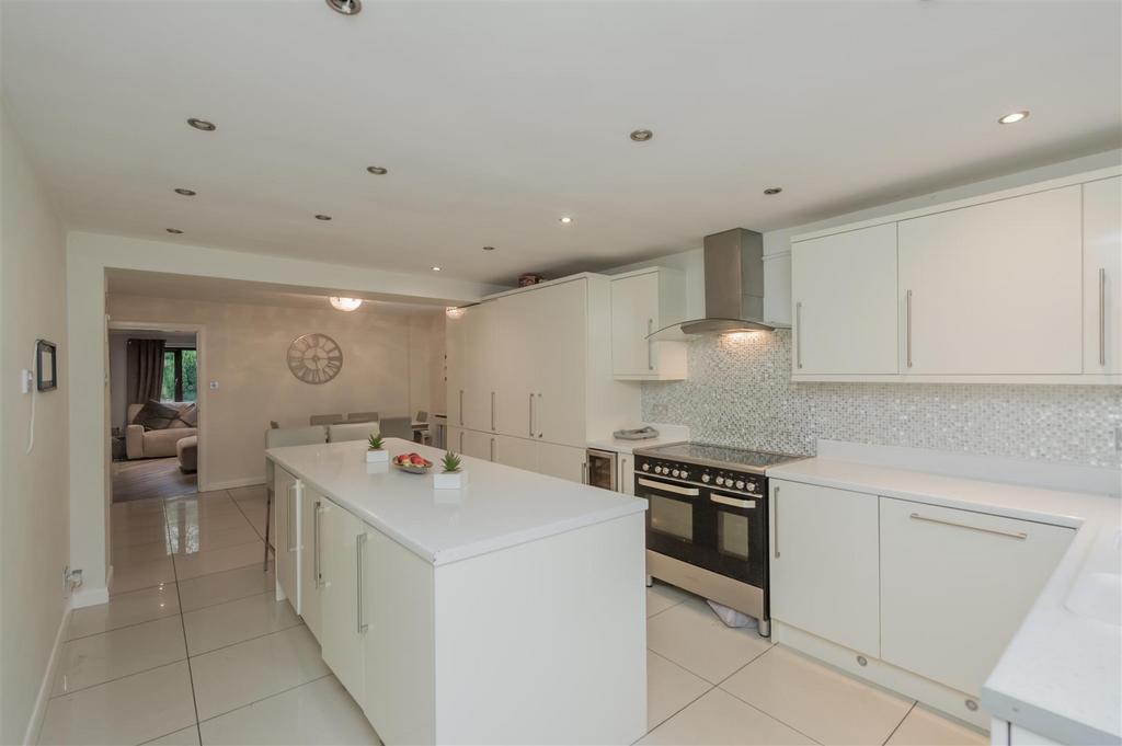 Extended Dining Kitchen: