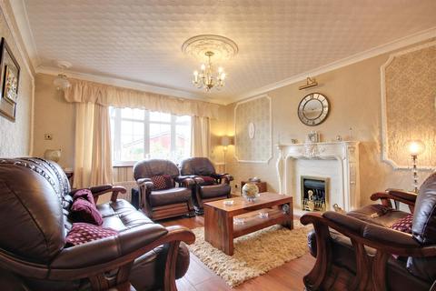 4 bedroom semi-detached house for sale - The Wolds, Cottingham