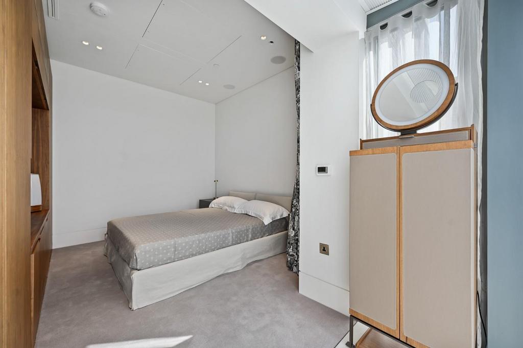 TEC - 12 Adelphi Terrace - Bedroom3 (1).jpg