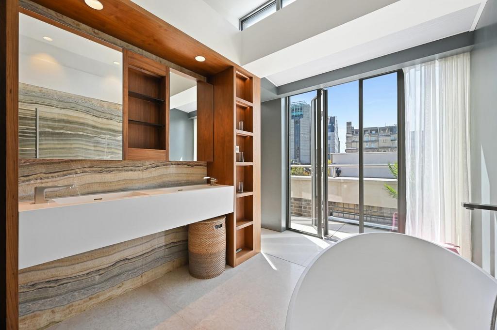 TEC - 12 Adelphi Terrace - Ensuite3 (1).jpg