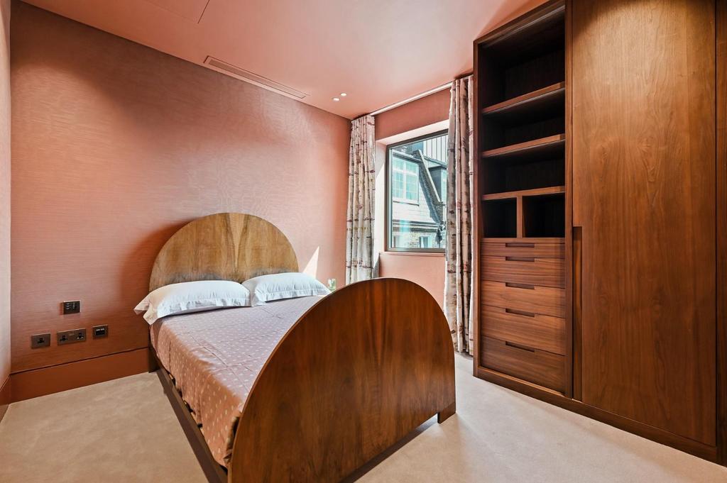 TEC - 12 Adelphi Terrace - Bedroom B3 (1).jpg