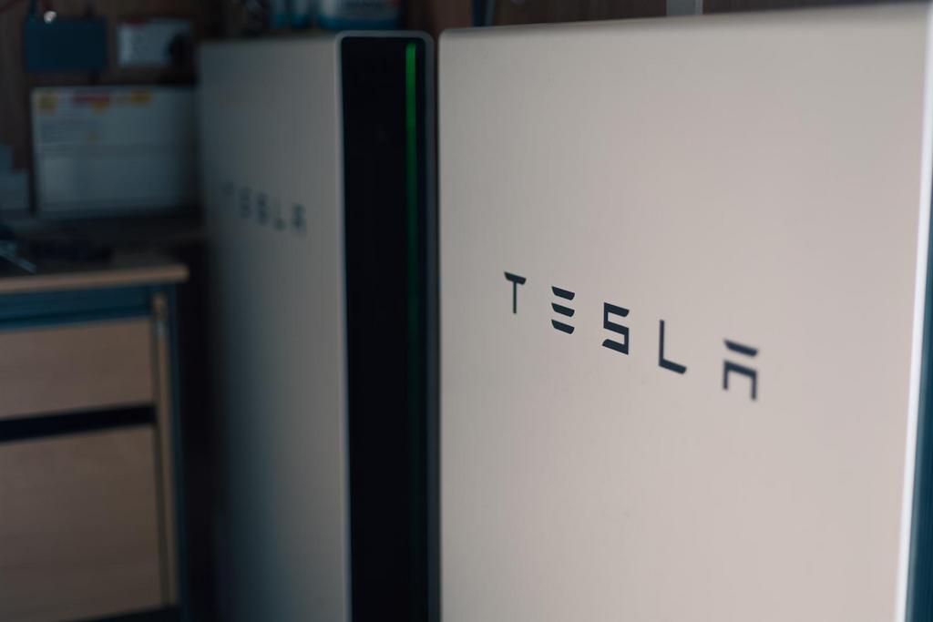 Tesla batteries for solar power