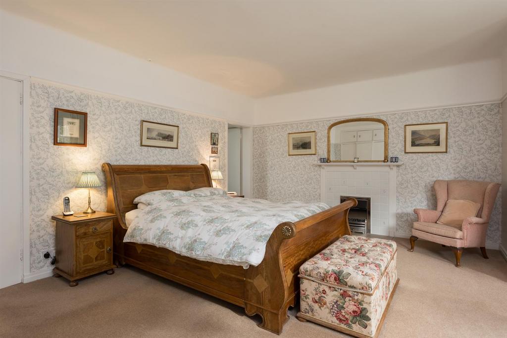 Principal bedroom suite