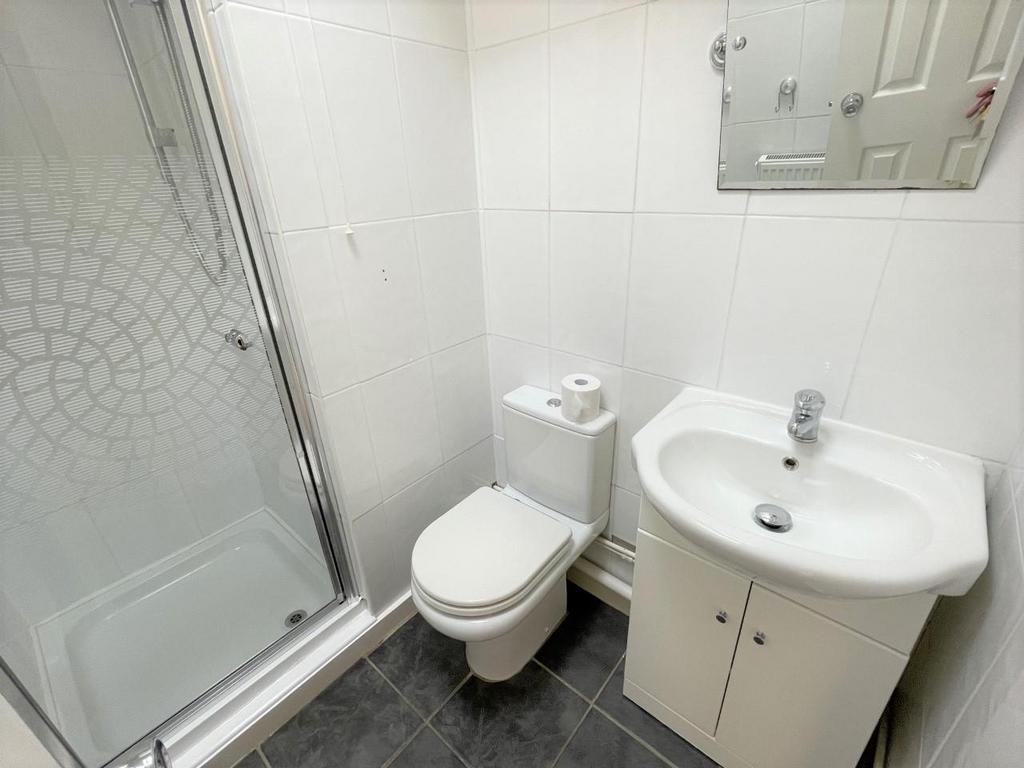 New bathroom 1.jpg