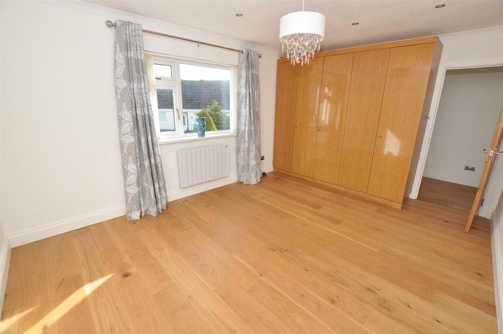Front bedroom 1