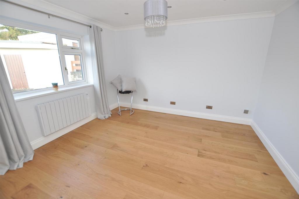 Rear bedroom 2