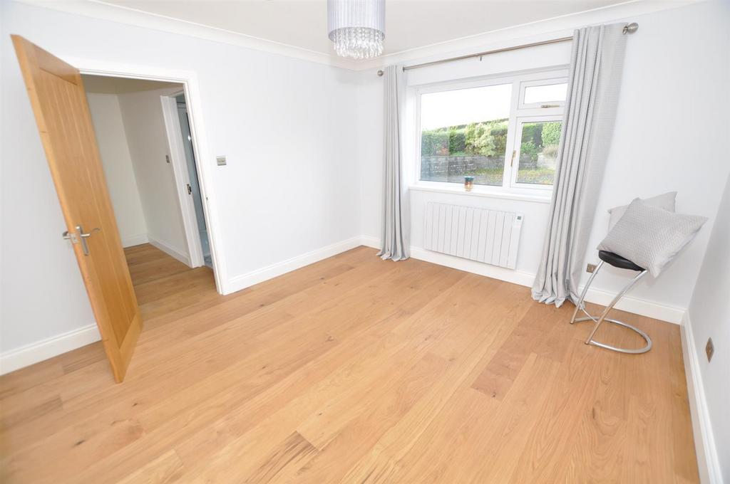 Rear bedroom 2