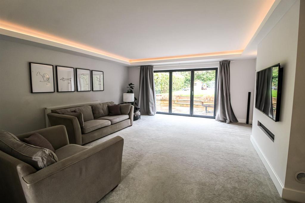 Cliff Road, Carlton, Nottingham 3 bed semidetached house for sale £
