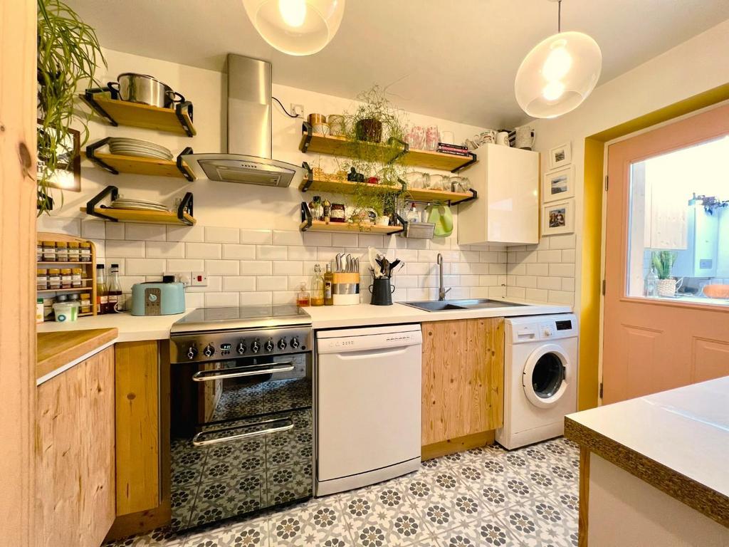 Fitted Kitchen.jpeg
