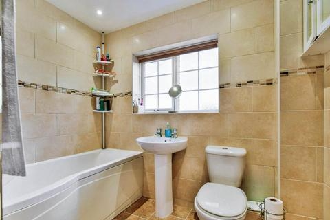 30 Carron Crescent, York, YO24 2XY