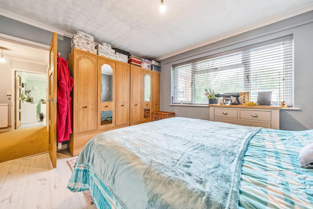 2nd view MASTER BEDROOM.jpg