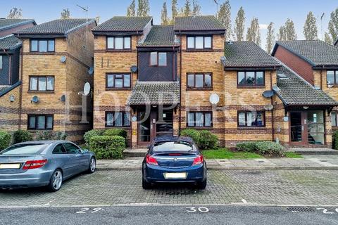 1 bedroom ground floor flat for sale, Harp Island Close, London, NW10