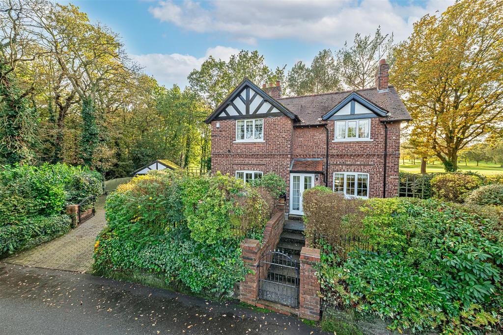 Quarry Lane, Appleton, Warrington 3 bed detached house for sale £650,000