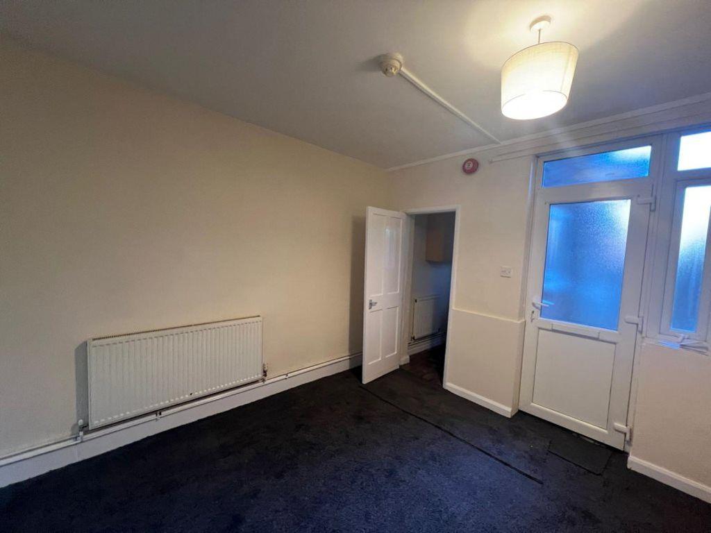 1 Bed Flat Trinity Street, BOSTON 1 bed flat to rent £525 pcm (£121 pw)