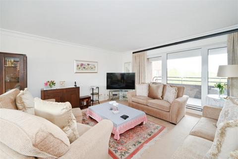 3 bedroom flat for sale, Beverly House, Park Road, St Johns Wood, London NW8