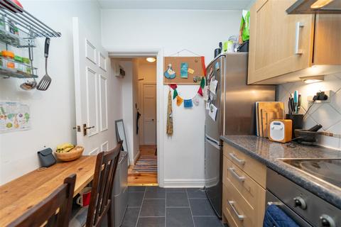 Flat 3, 6 Arnold Road, Manchester, M16 8NQ