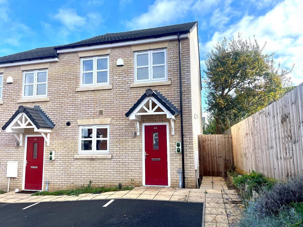 Harvester Way, Buckingham Fields, Northampton NN4 2 bed end of terrace