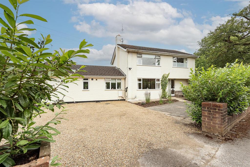 Byron Road, Harpenden 4 bed detached house for sale £1,250,000