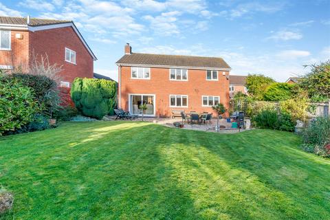 1 Banff Close, Oakham, LE15 6JJ