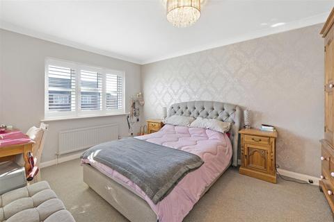 3 bedroom terraced house for sale, Yeoman Gardens, Paddock Wood, Tonbridge