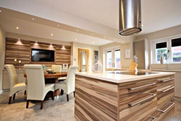 Open Plan Kitchen and Dining Room